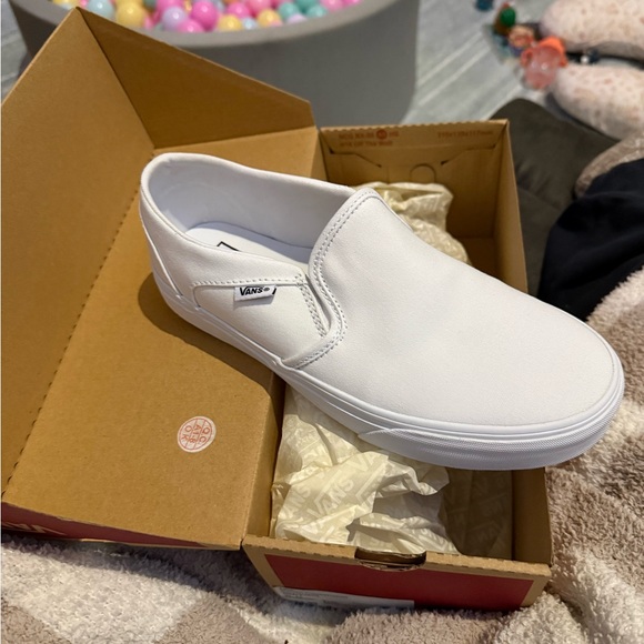 Vans Women's White Sneakers - Picture 2 of 2